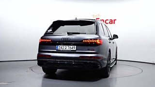 AUDI Q7 4M 2023