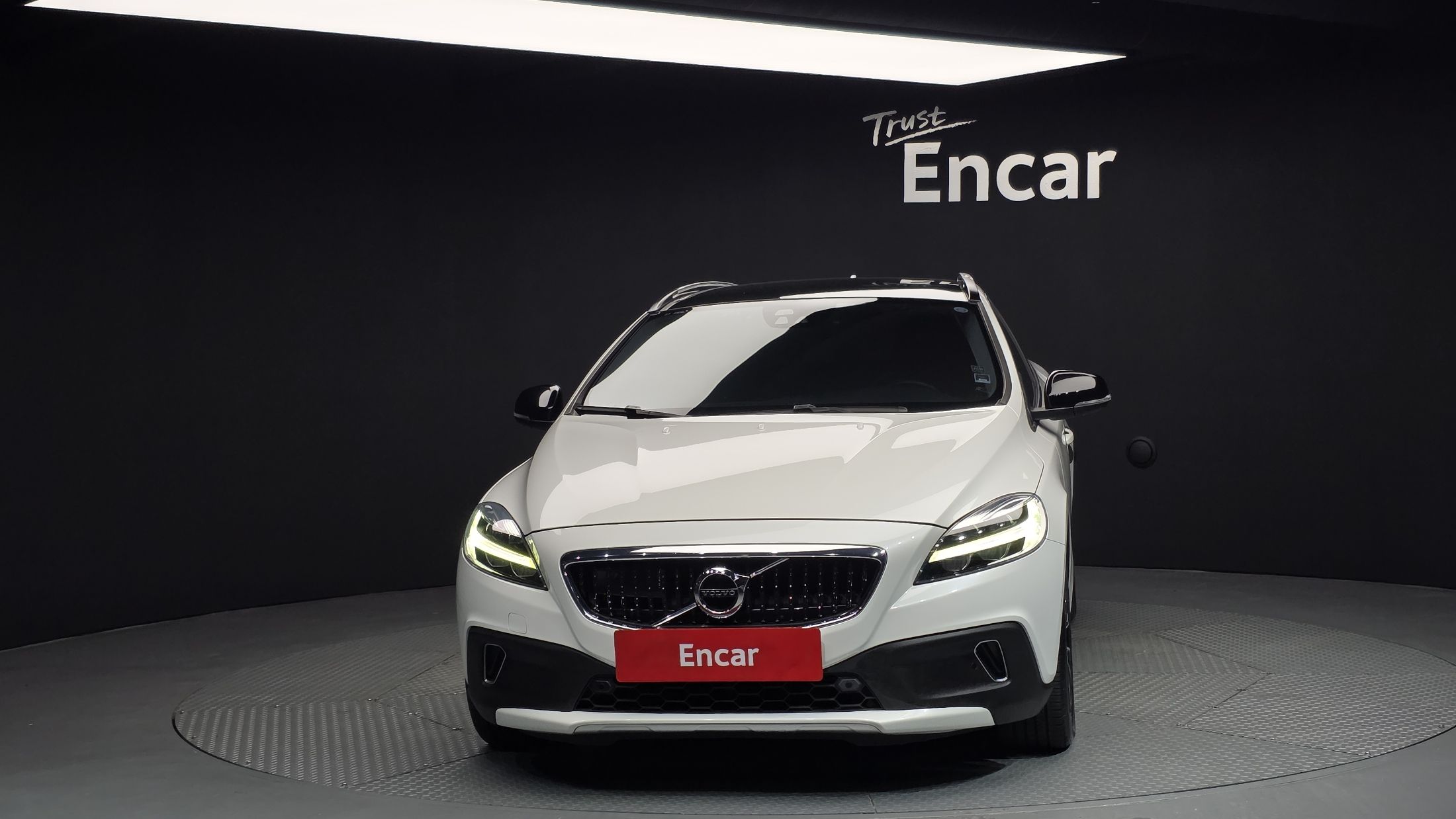 VOLVO V40 CROSS COUNTRY 2019