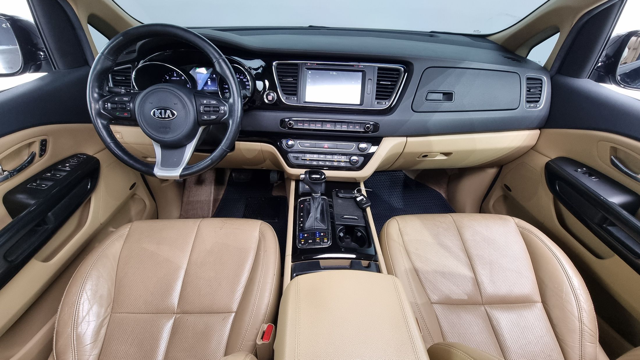 KIA CARNIVAL 2016