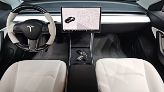TESLA MODEL 3 2020