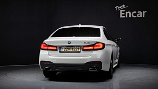 BMW 5-SERIES G30  520i M Sport 2022