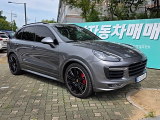 PORSCHE CAYENNE  2018