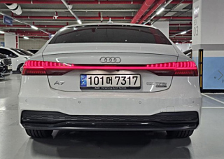 AUDI A7 4K 2023