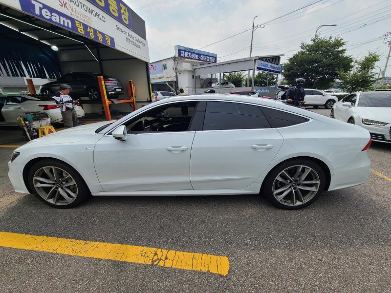 AUDI A7 4K 2020