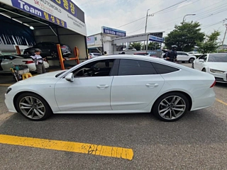 AUDI A7 4K 2020
