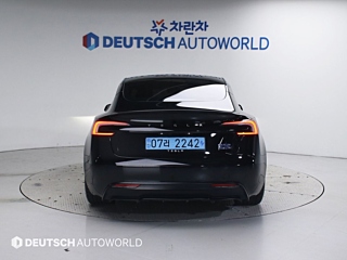 TESLA MODEL 3 2024