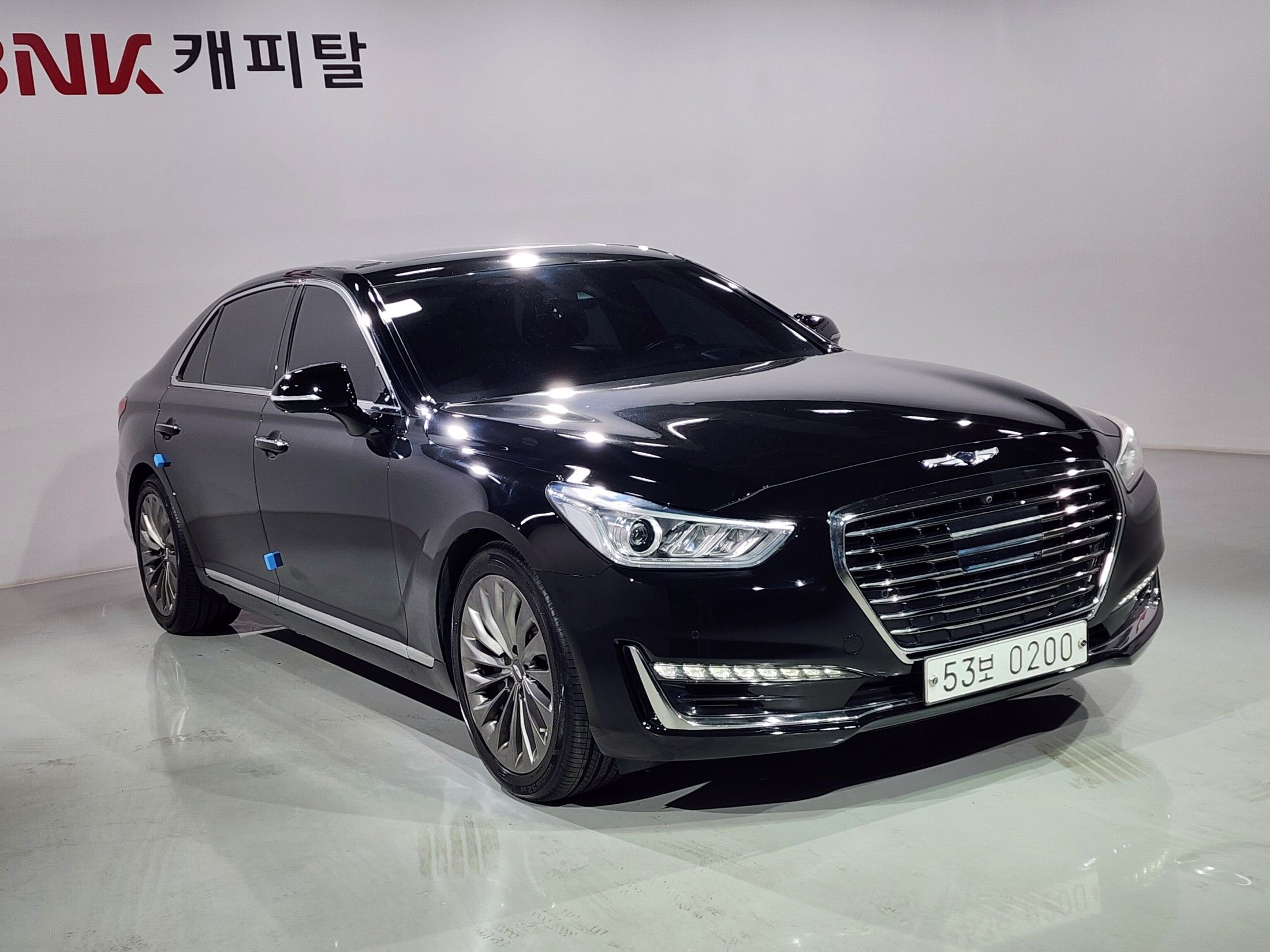 GENESIS EQ900 2016