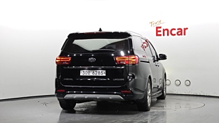 KIA CARNIVAL 2018
