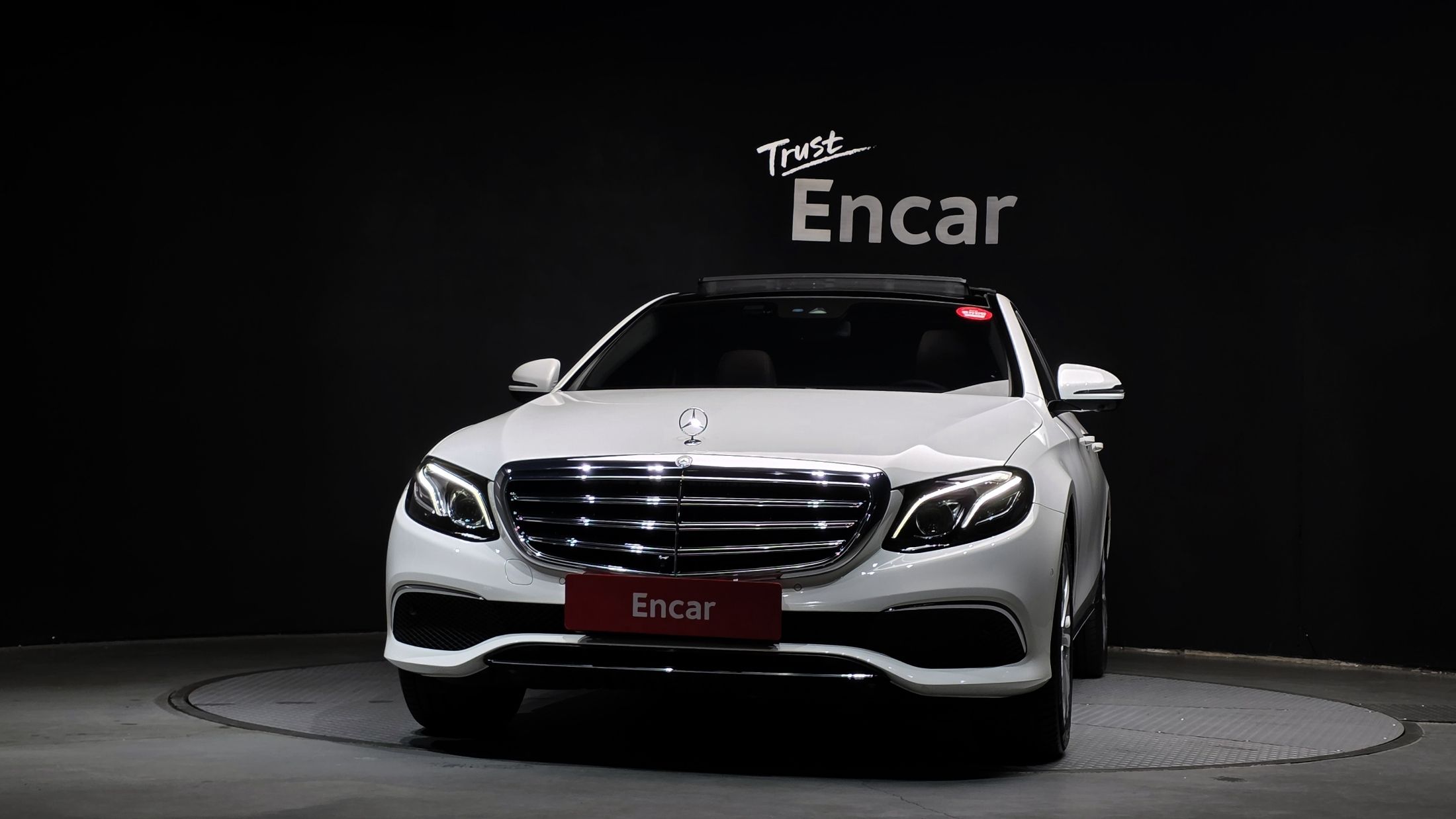 MERCEDES BENZ E-CLASS W213 2016