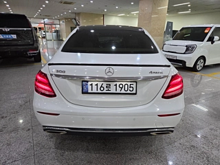 MERCEDES BENZ E-CLASS W213 2016