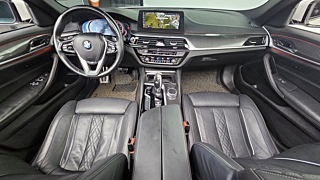BMW 5-SERIES G30 2017