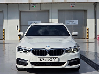 BMW 5-SERIES G30 2017