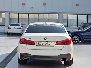 BMW 5-SERIES G30 2017