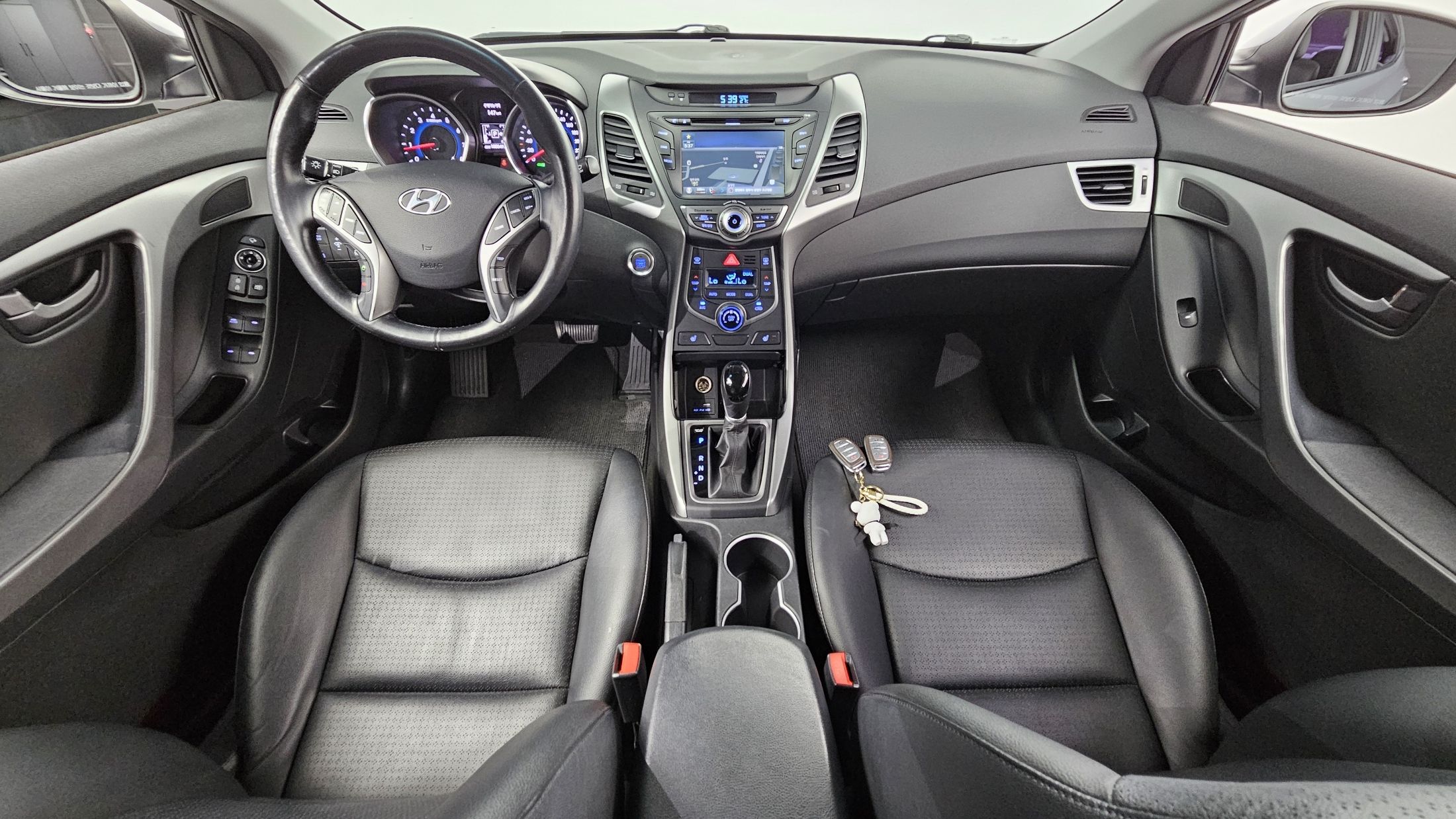 HYUNDAI AVANTE 2013