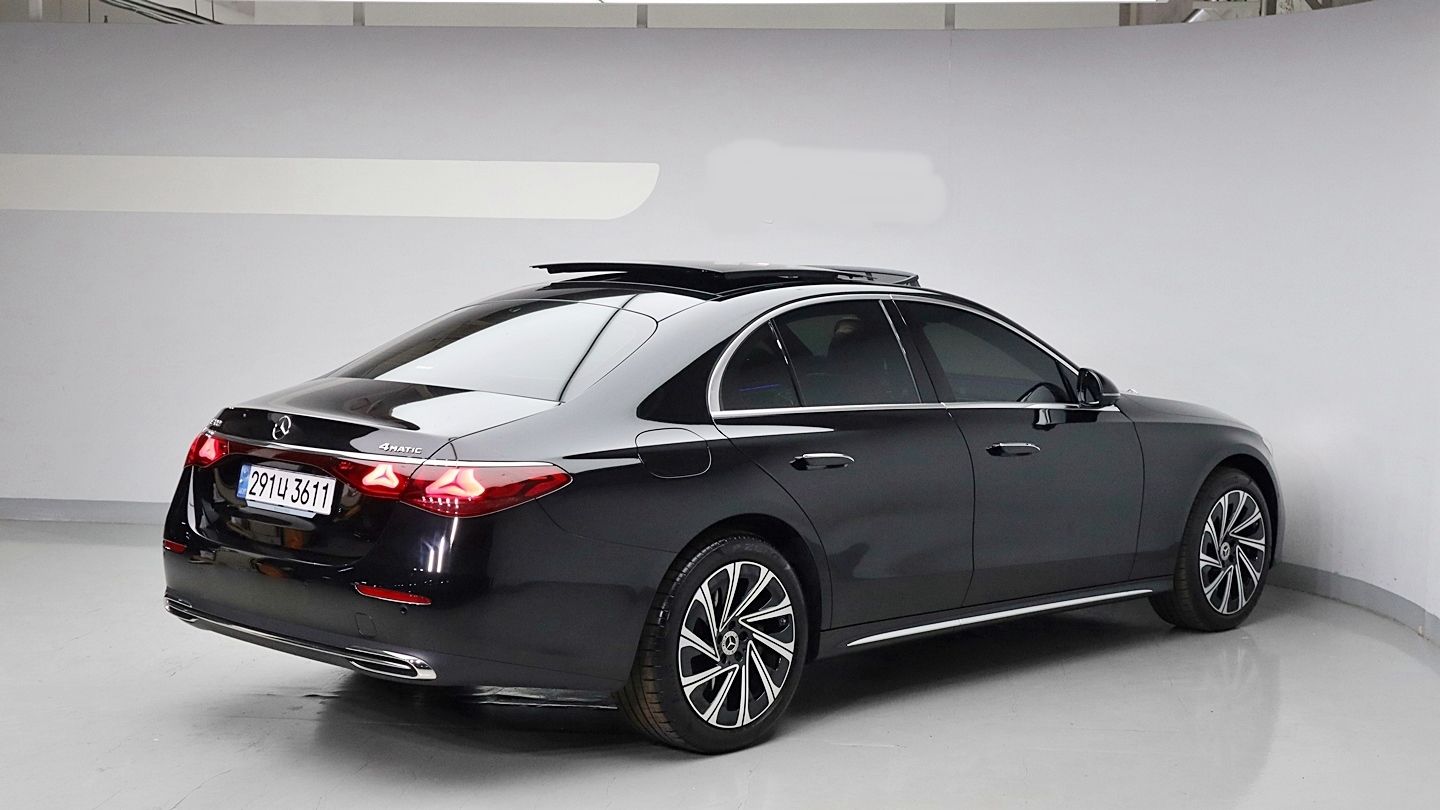 MERCEDES BENZ E-CLASS W214 2024