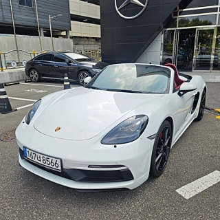 PORSCHE 718 BOXSTER 2023