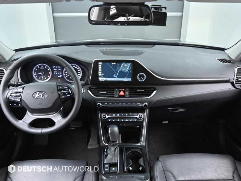 HYUNDAI GRANDEUR IG 2017
