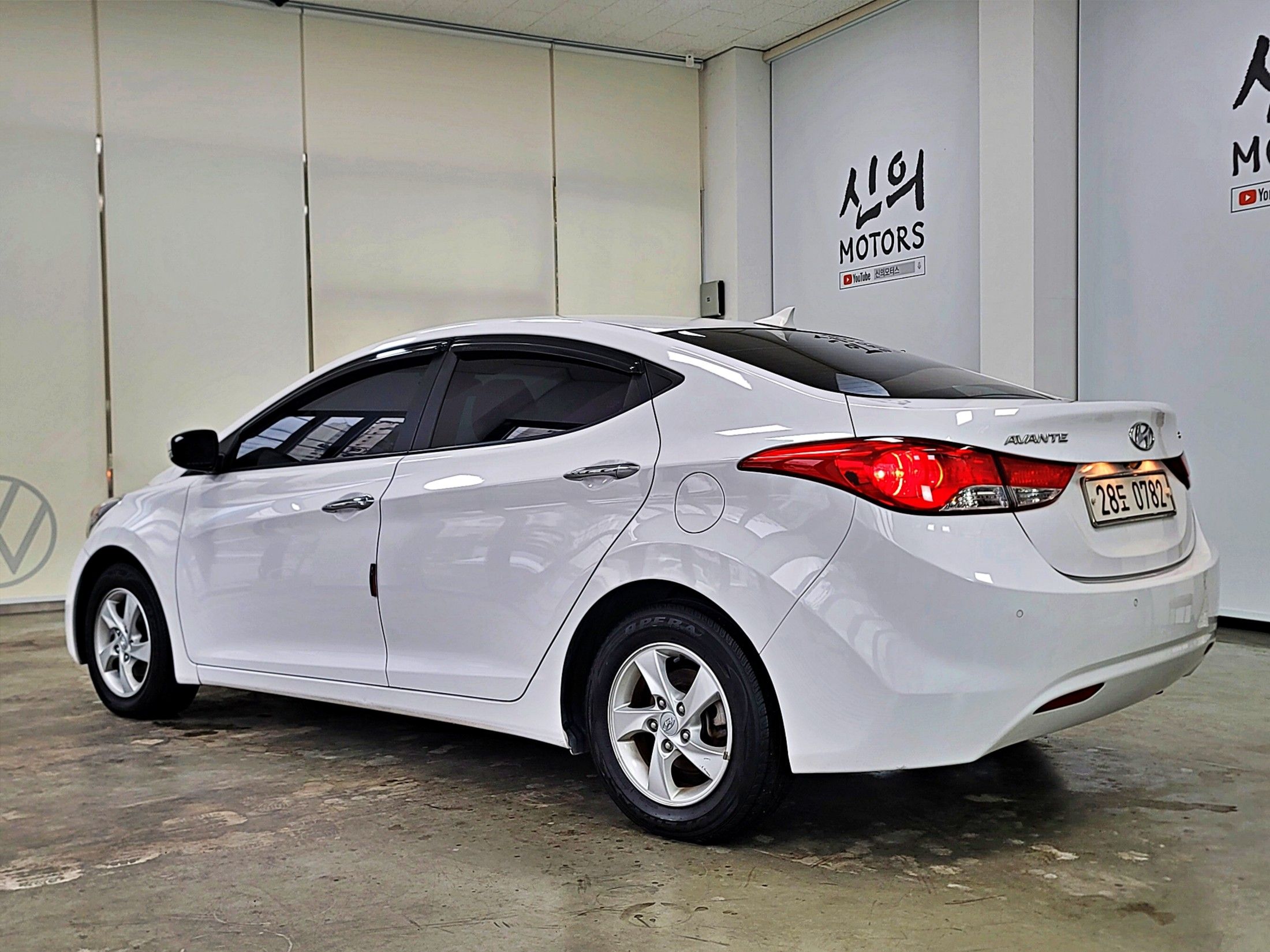 HYUNDAI AVANTE MD 2013