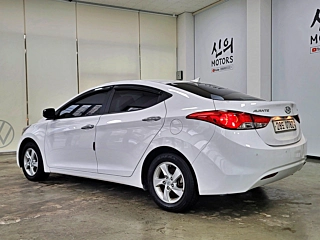 HYUNDAI AVANTE MD 2013