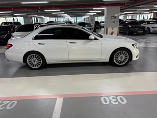MERCEDES BENZ E-CLASS W213  2018