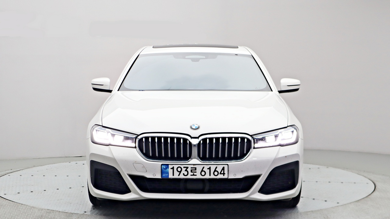 BMW 5-SERIES G30 2022