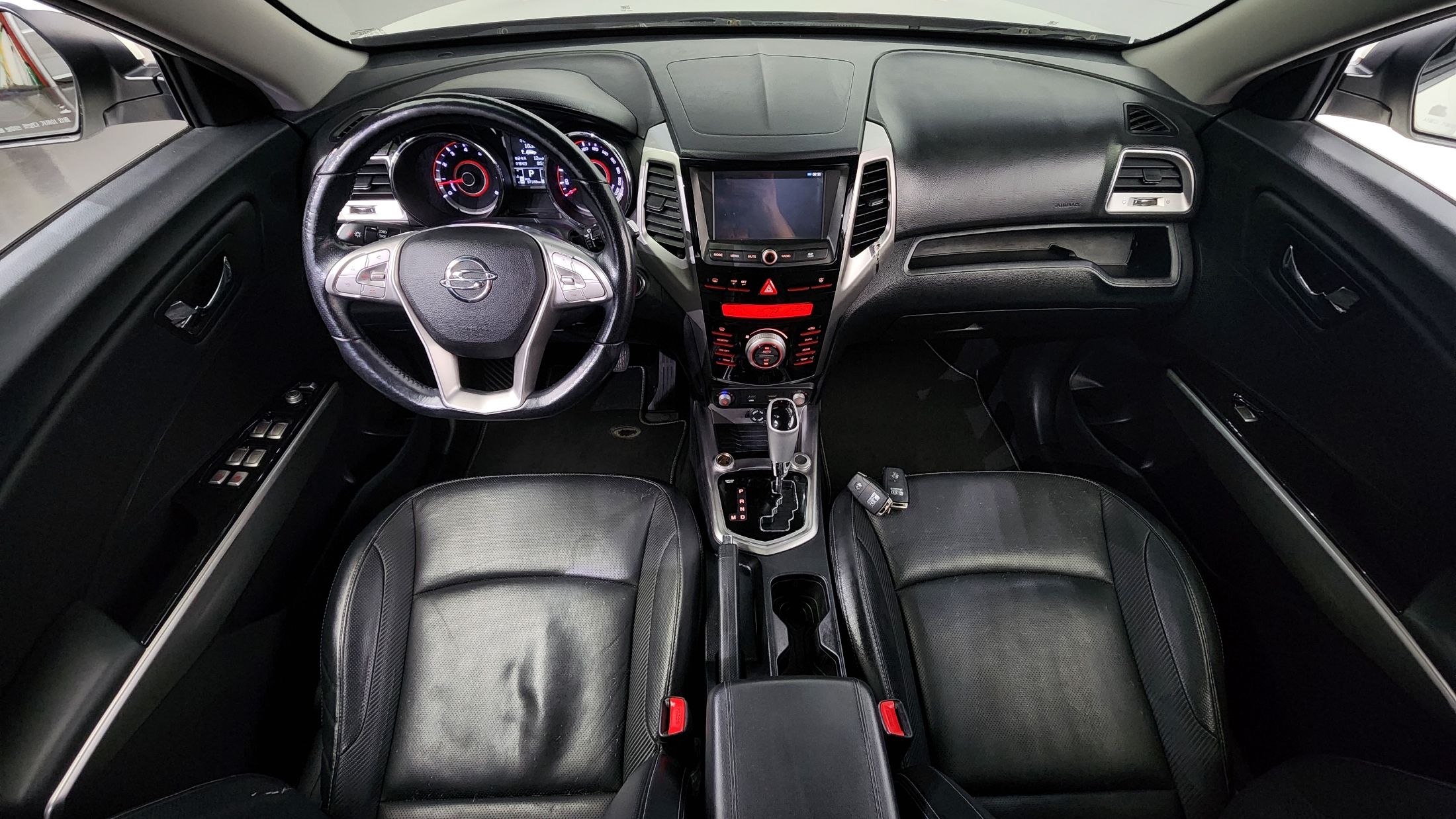 SSANGYONG TIVOLI 2015