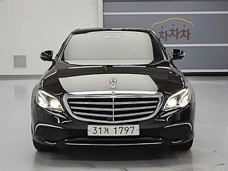 MERCEDES BENZ E-CLASS W213 2017