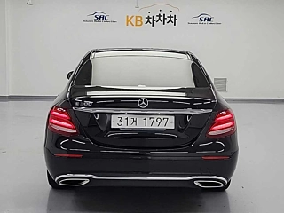 MERCEDES BENZ E-CLASS W213 2017