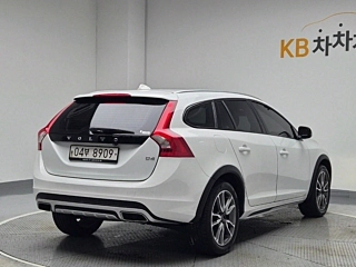 VOLVO V60 CROSS COUNTRY 2018