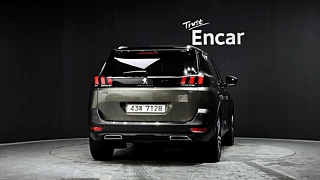 PEUGEOT 5008 2018