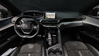 PEUGEOT 5008 2018