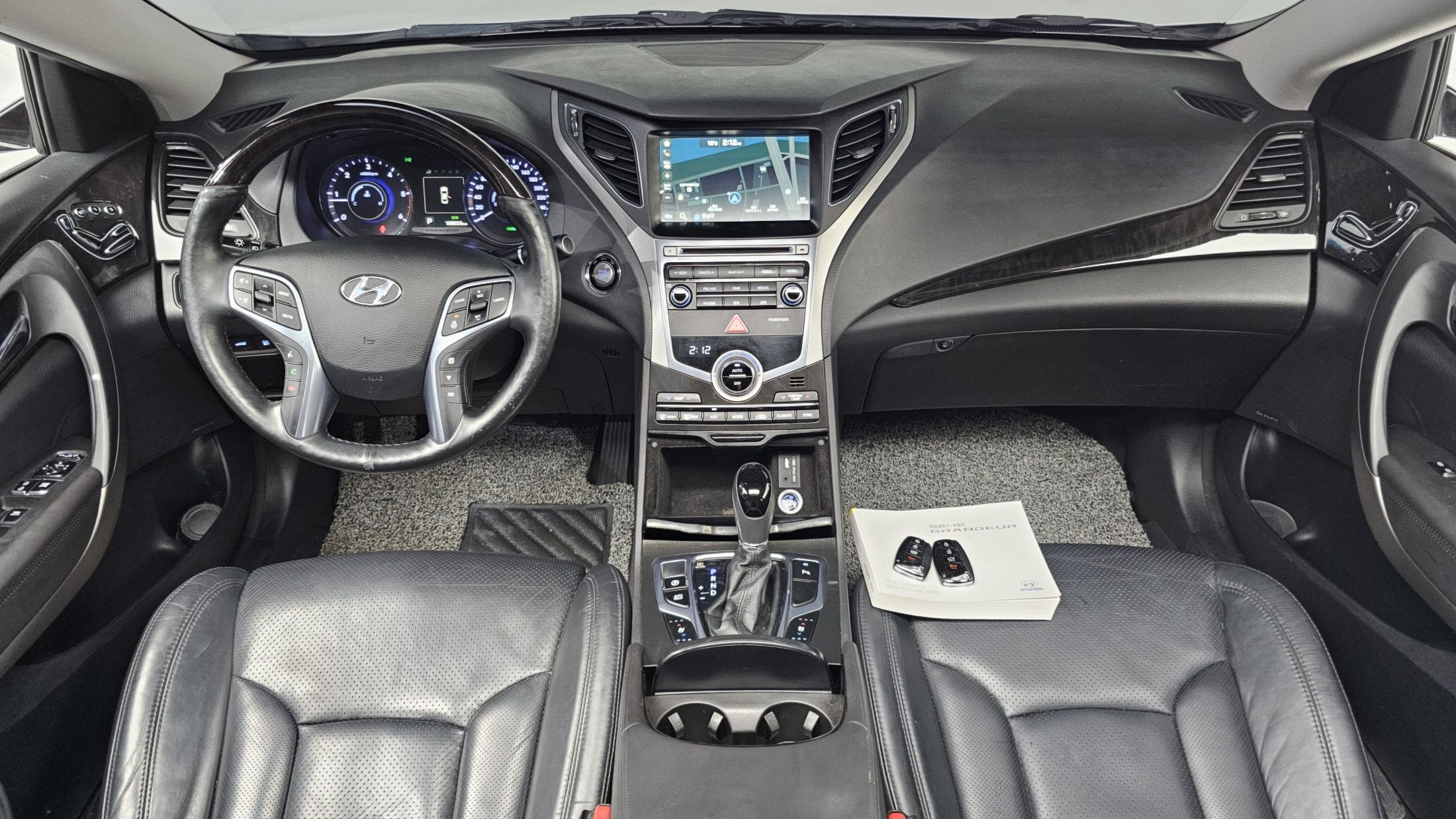HYUNDAI GRANDEUR HG 2016