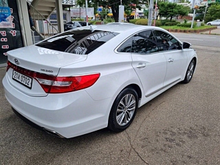 HYUNDAI GRANDEUR HG 2016