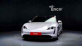 PORSCHE TAYCAN 2021