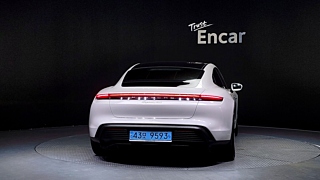 PORSCHE TAYCAN 2021