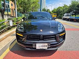 PORSCHE MACAN  2024