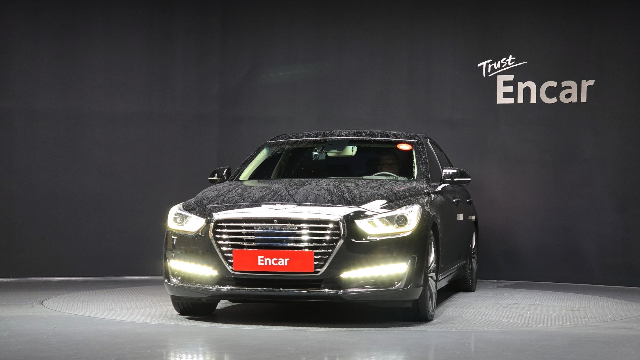 GENESIS EQ900 2016