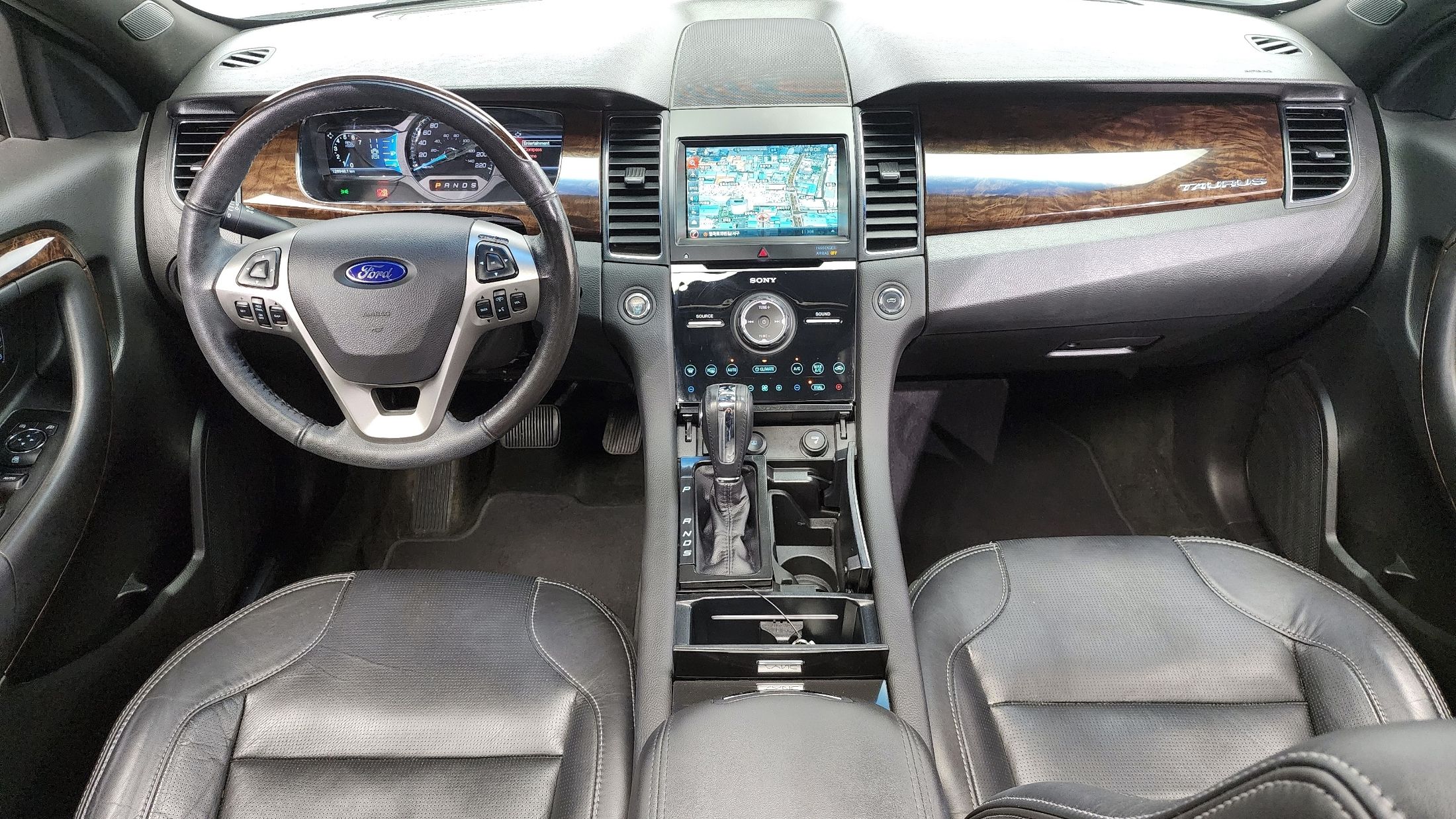 FORD TAURUS 2017