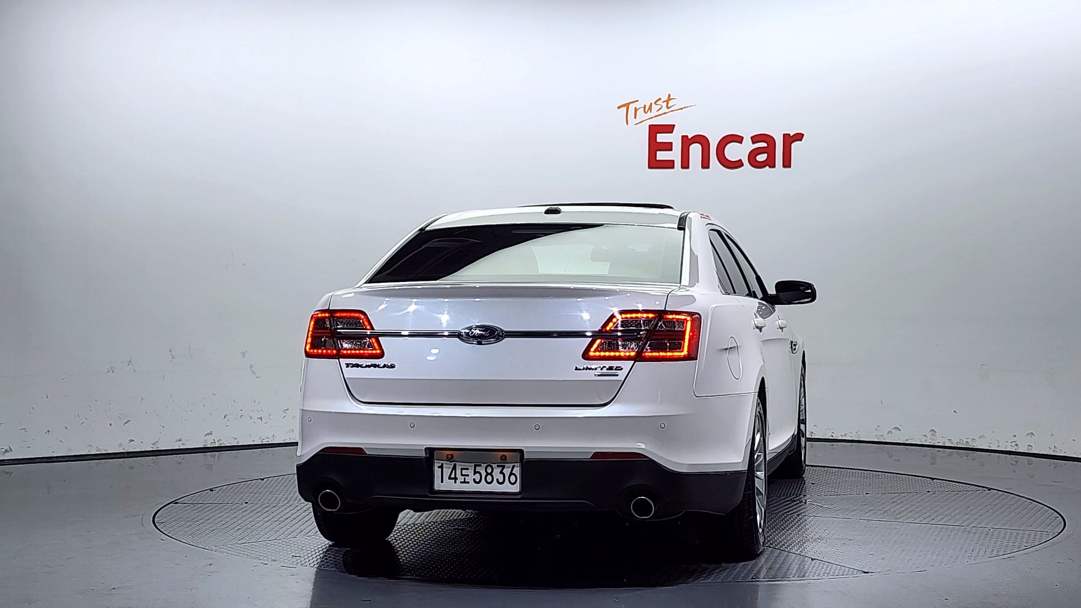 FORD TAURUS 2017