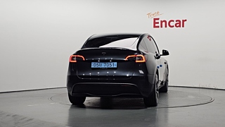 TESLA MODEL Y  RWD 2024