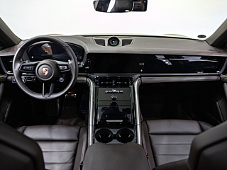 PORSCHE PANAMERA 972 2024