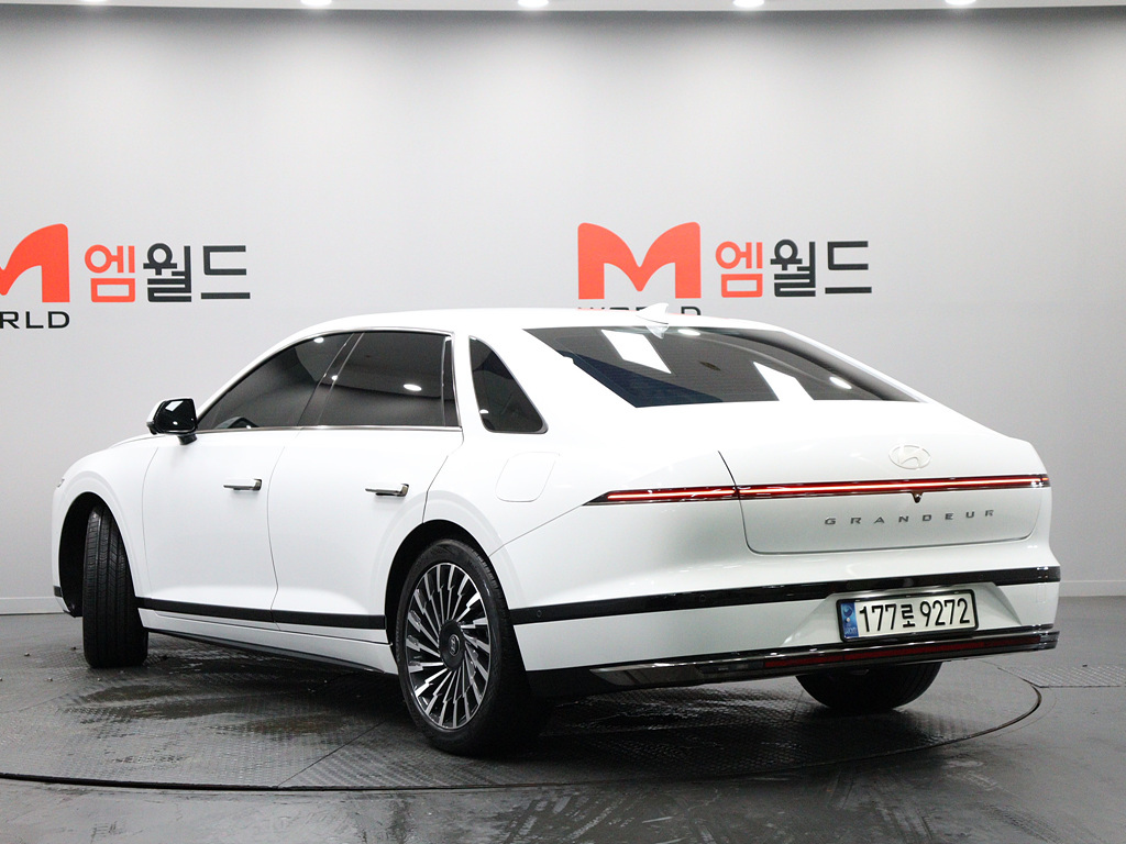 HYUNDAI GRANDEUR HYBRID GN7 2023