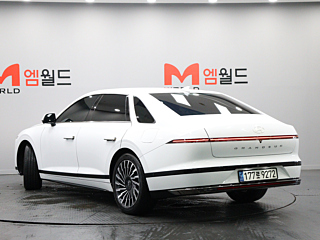 HYUNDAI GRANDEUR HYBRID GN7 2023