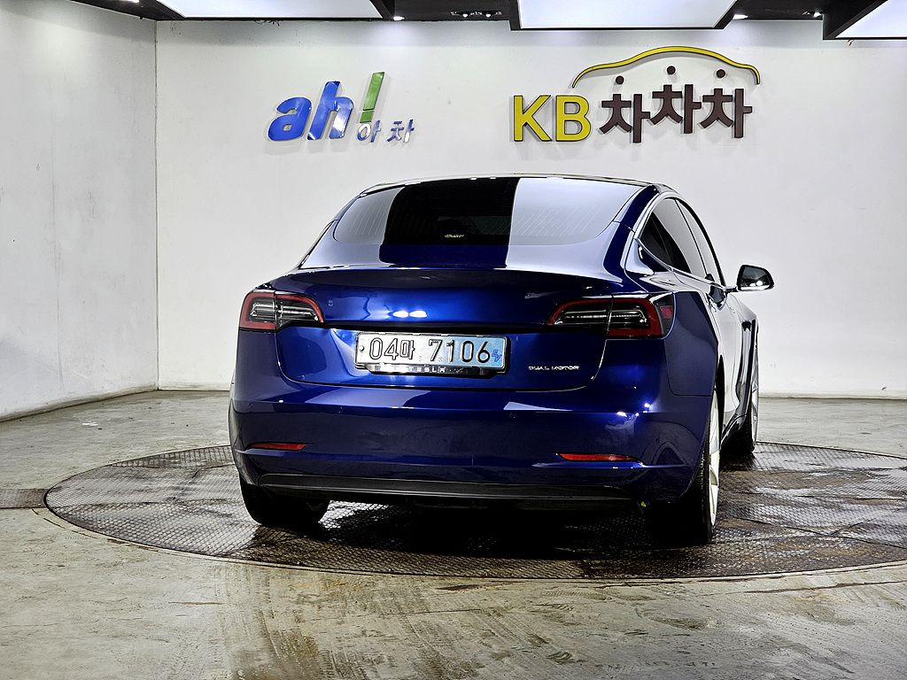 TESLA MODEL 3 2020