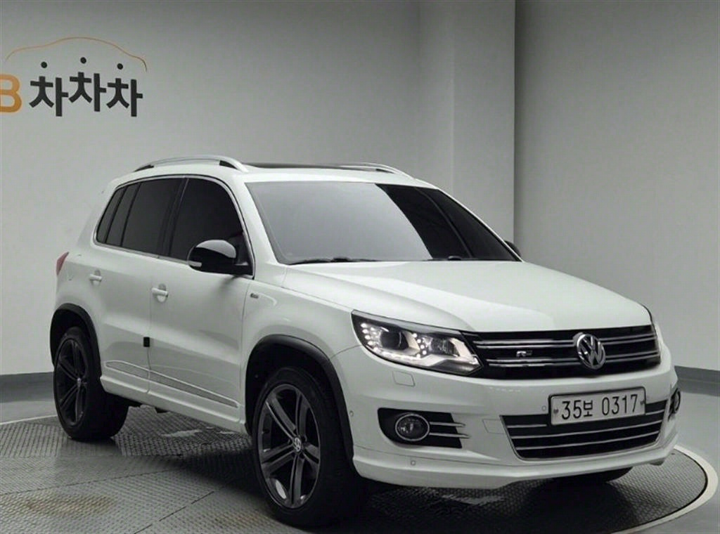 VOLKSWAGEN TIGUAN 2016