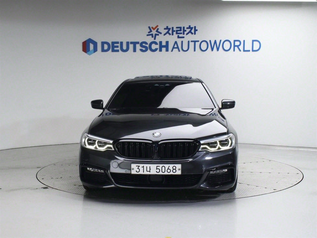 BMW 5-SERIES G30 2018