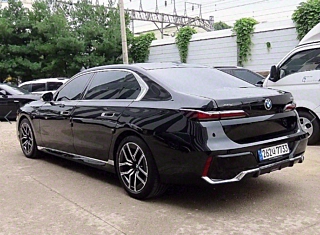 BMW 7-SERIES G70 2025