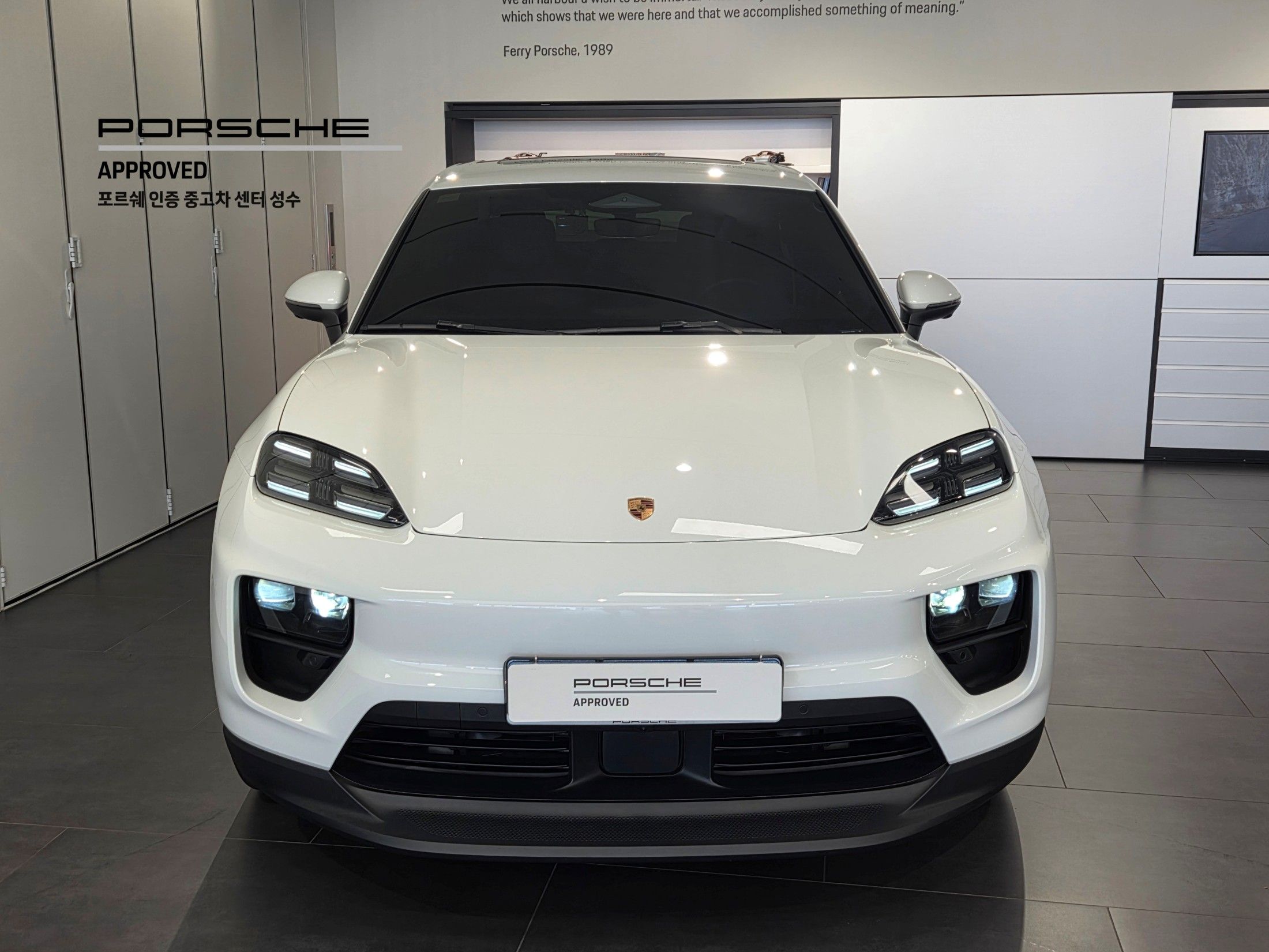 PORSCHE MACAN EV 2025