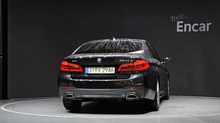 BMW 5-SERIES G30 2017