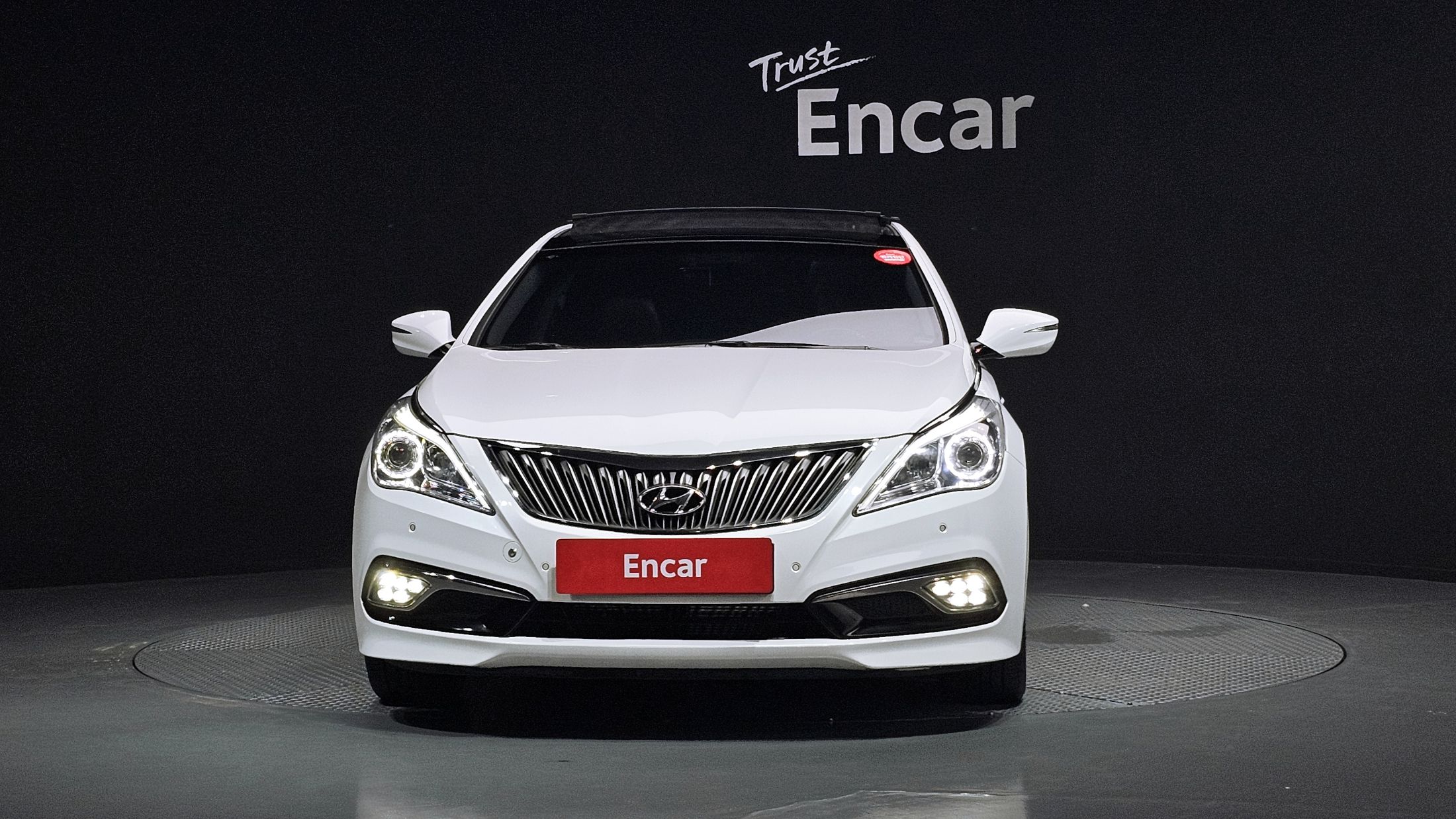 HYUNDAI GRANDEUR HG HYBRID 2016